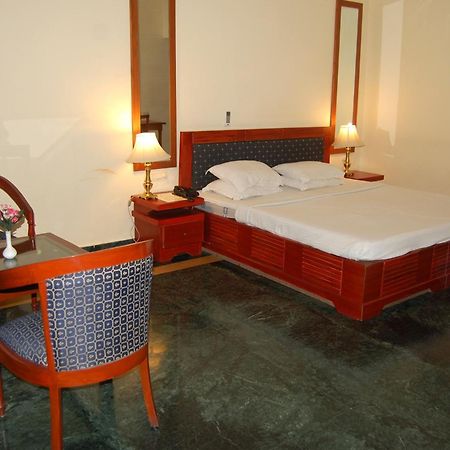 Hotel The Royal Residency Bodh Gaya Esterno foto