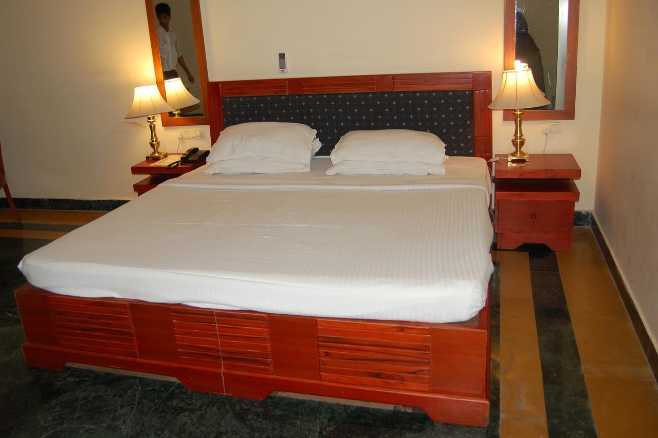 Hotel The Royal Residency Bodh Gaya Esterno foto