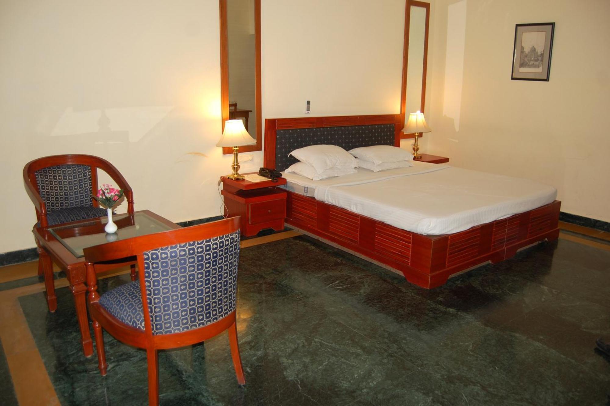 Hotel The Royal Residency Bodh Gaya Esterno foto