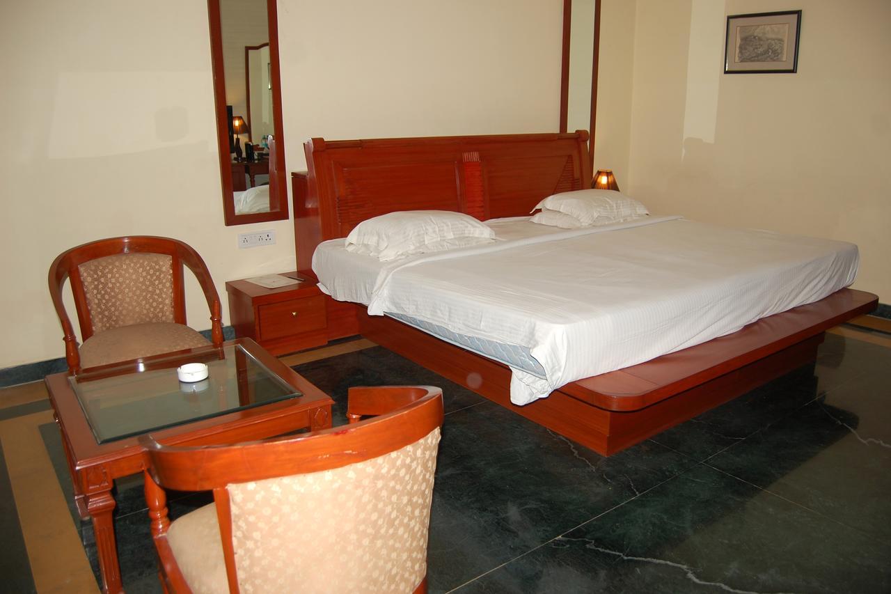 Hotel The Royal Residency Bodh Gaya Esterno foto