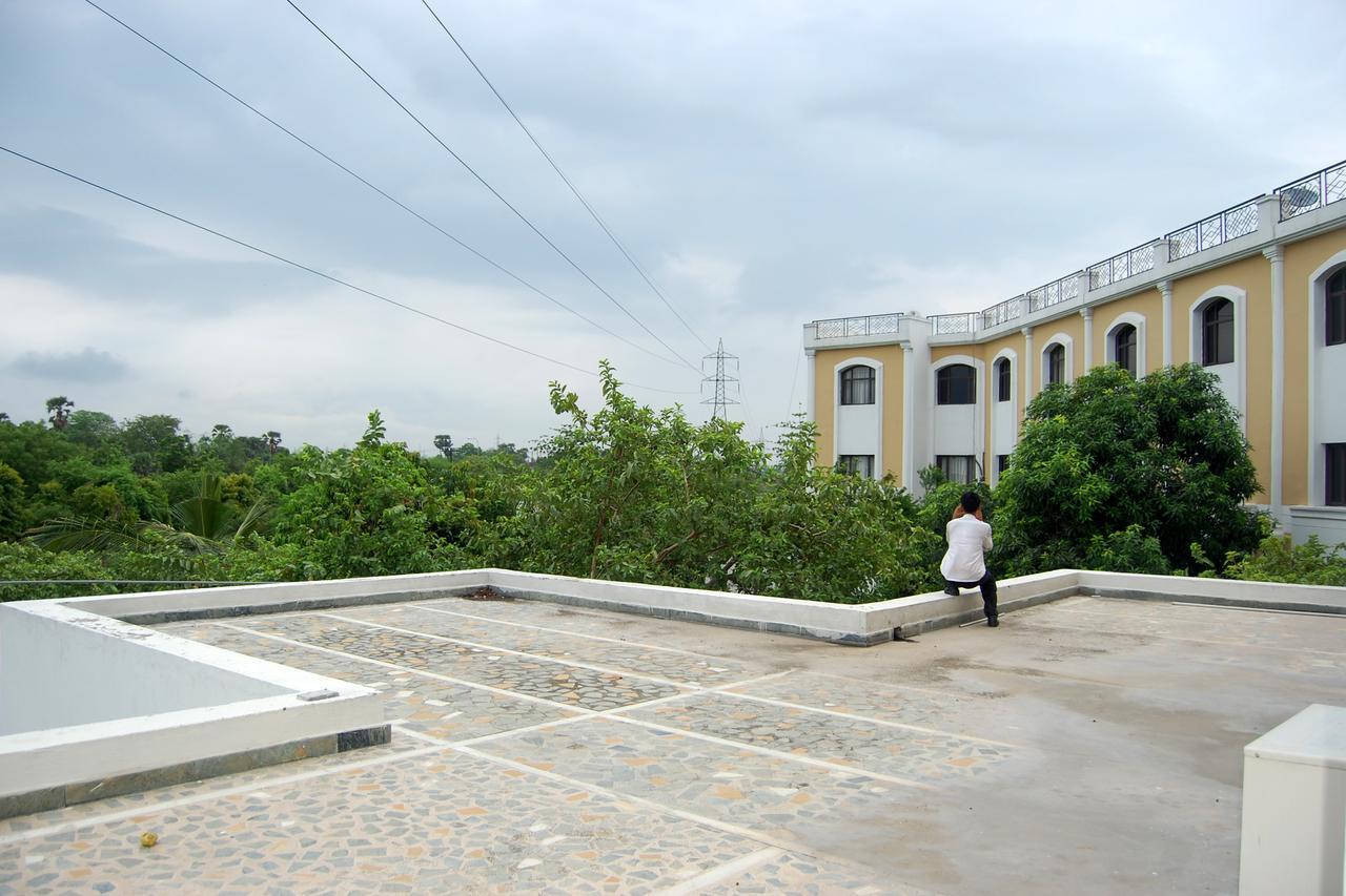 Hotel The Royal Residency Bodh Gaya Esterno foto