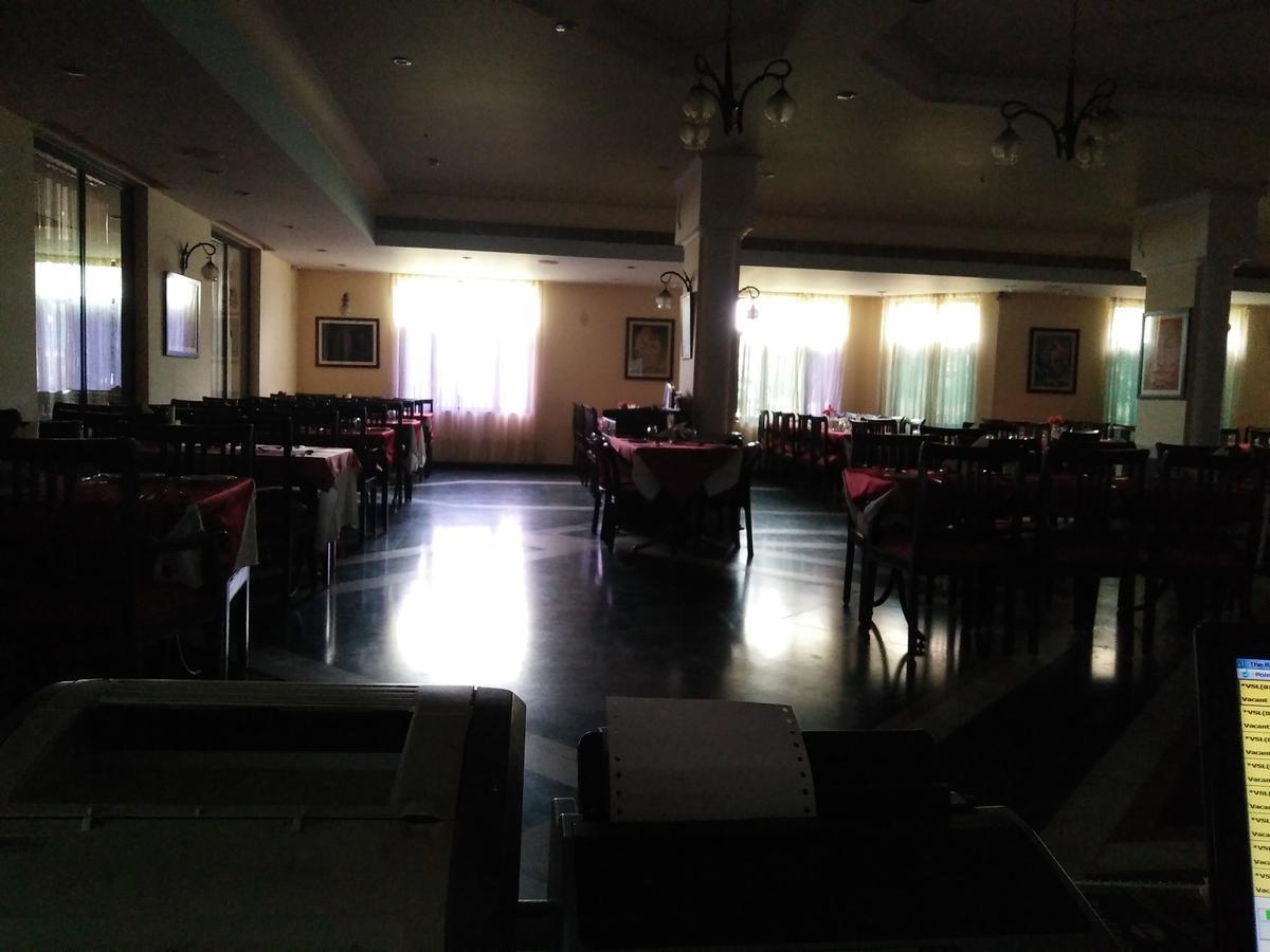 Hotel The Royal Residency Bodh Gaya Esterno foto