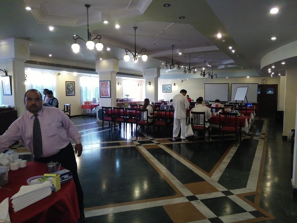 Hotel The Royal Residency Bodh Gaya Esterno foto