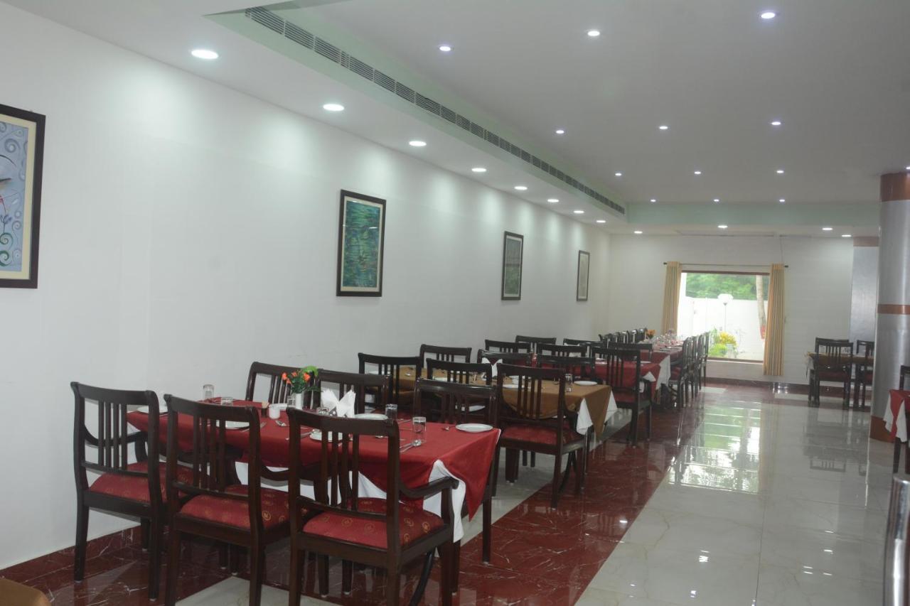 Hotel The Royal Residency Bodh Gaya Esterno foto