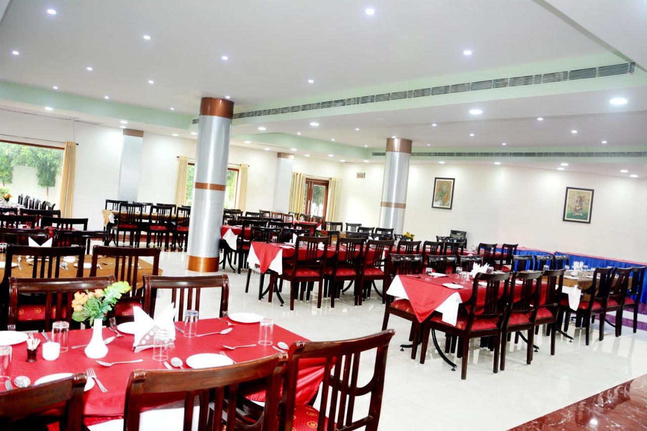 Hotel The Royal Residency Bodh Gaya Esterno foto
